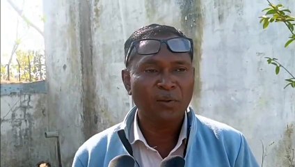 जनपद पंचायत घंसौर में हंगामा,  शराबी बाबू को कूटती नजर आई महिला,