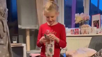 Overjoyed 6 y/o girl sheds tears after learning that her airplane dream is about to come true