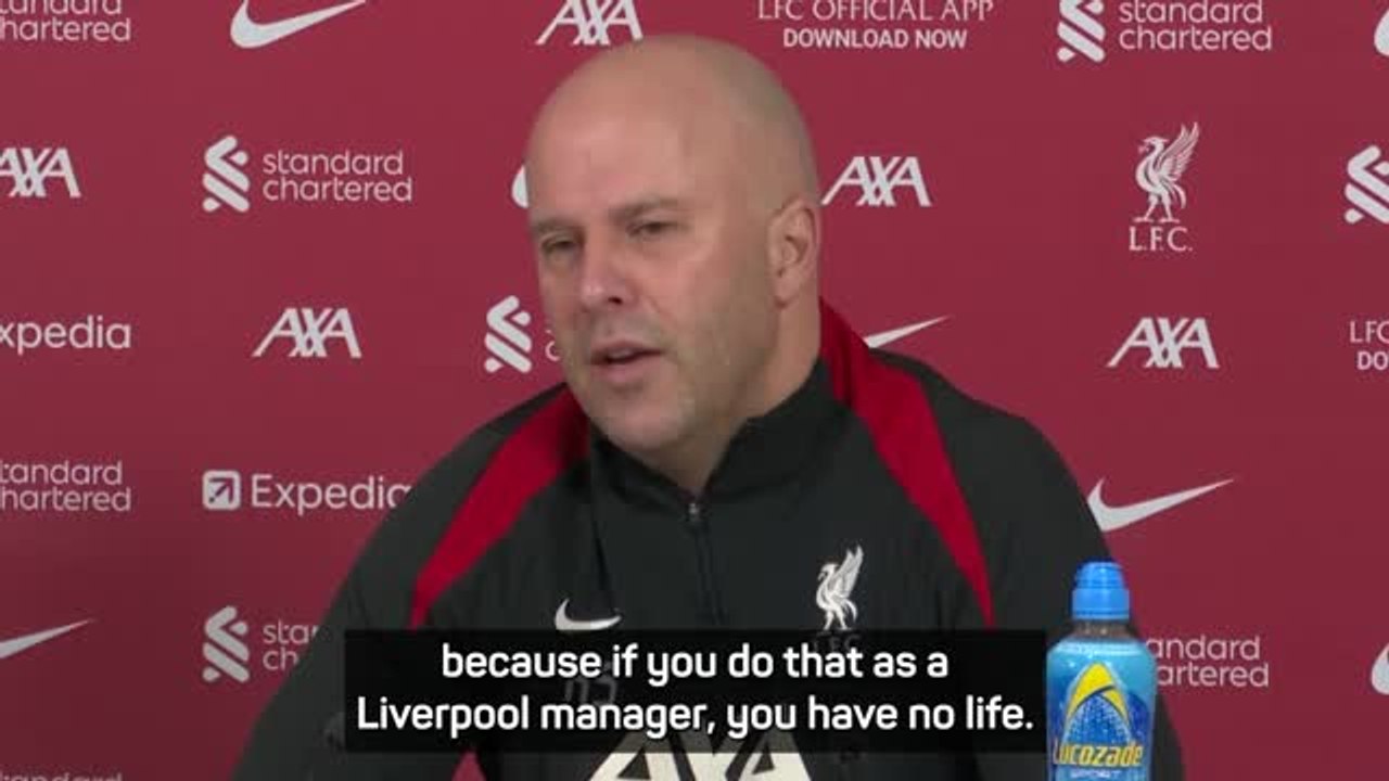 Slot 'won't have a life' if focused on social media posts