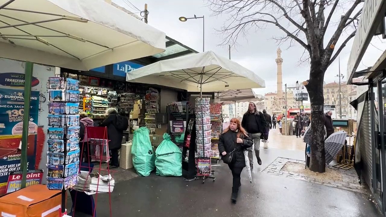 Il y a dix ans, les attentats contre Charlie Hebdo: réactions à Marseille et Paris