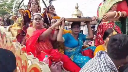 धनबाद में जुटे देश विदेश के किन्नर,शोभा यात्रा के साथ पहुंची शक्ति मंदिर, मांगी अमन चैन की दुआ