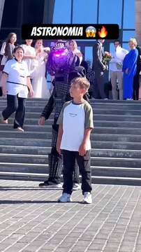 TEACHING SHUFFLE 😱🔥 LITTLE BOY DANCING TREND !! ASTRONOMIA 😎⭐️