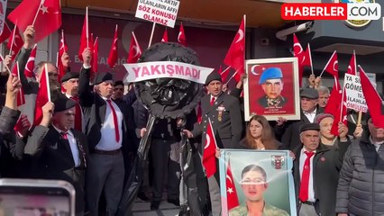 Şehit aileleri, MHP İl Başkanlığı önüne ''Yakışmadı'' yazılı siyah çelenk bıraktı