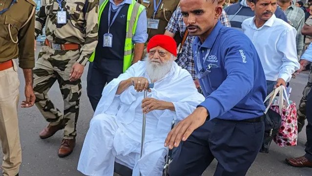 दुष्कर्म के आरोपी आसाराम को सुप्रीम कोर्ट से मिली अंतरिम जमानत, लेकिन अभी जेल में ही रहना होगा