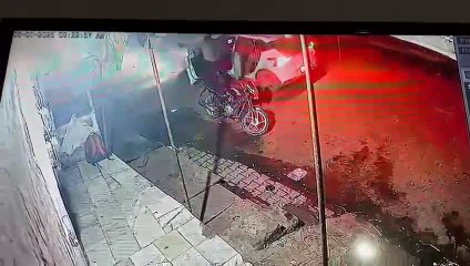 आगरा में कपड़ा व्यापारी पर फायरिंग, हत्या की धमकी देकर भागे हमलावर, जानें पूरा मामला