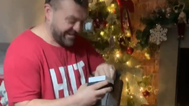 Christmas present prank: Dad expects a Ralph Christian watch but gets pranked