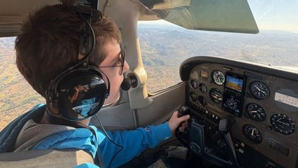 Teen, 17, earns pilot's licence before finishing high school