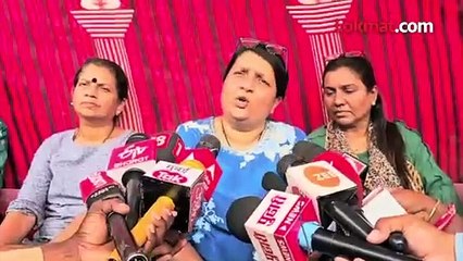 अंजली दमानियांकडून पंकजा मुंडेंचं नाव, मुंडेंकडून उत्तर काय आलं