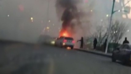 인천 월미테마파트 근처 차량 화재...40대 남성 병원 이송 / YTN