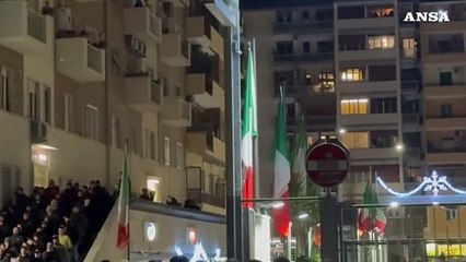 Acca Larenzia, saluti romani e grida di 'Presente' davanti all' ex sede del Msi