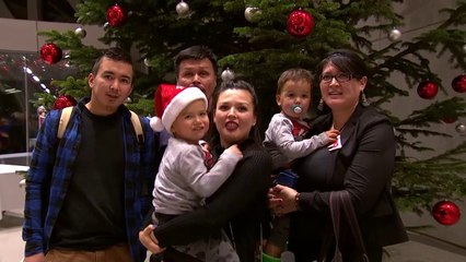 Vi savner dig, mor! Se alle julehilsenerne til Grønland |2016| DR