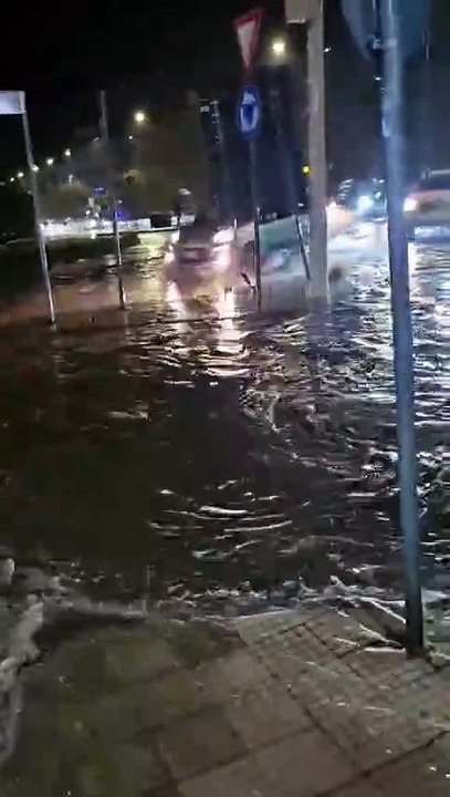 Messina, allagamento alla rotonda di viale Annunziata, traffico in tilt dopo il violento acquazzone