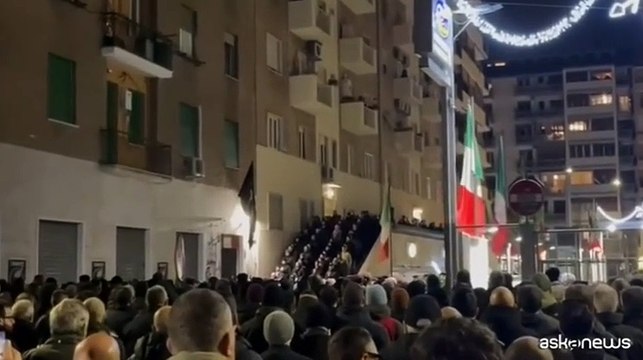 Acca Larentia, in piazza ancora centinaia di saluti romani