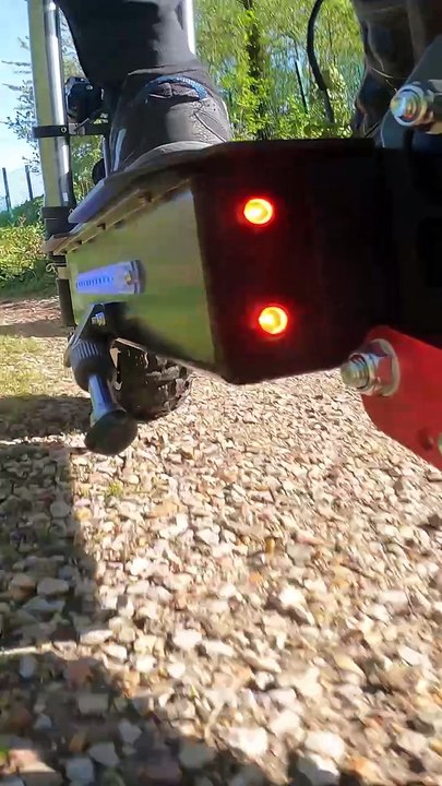 Les 3 trottinettes électriques les moins chères qui dépassent les 80 km/h !!