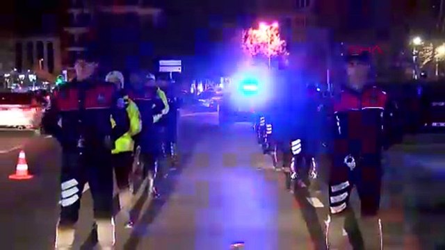 İstanbul - İstanbul İl Emniyet Müdürü Yıldız'ın katıldığı denetimde uyuşturucu madde ele geçirildi