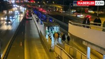 Metrobüs Durağında Havaya Ateş Açan Şahıs Gözaltına Alındı