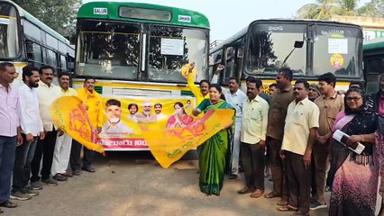 AP-PVP-26-08-PM-MODI-GARI-SABHAKI-BUSLU-KI-JANDA-VUPINA-MANTRI-SANDYRANI-AV-AP10156