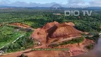 Ini penampakan tumpukan stocklife bauksit di pinggir jalan raya Desa Pedalaman, Kecamatan Tayan Hilir, Kabupaten Sanggau, Provinsi Kalimantan Barat, sangat membahayakan keselamatan masyarakat, agar ditindak tegas dari institusi otoritas berwenang