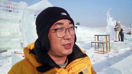 International sculptors get creative at China ice festival