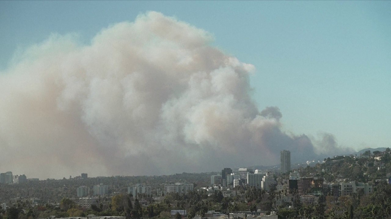 Californie : 30.000 personnes évacuées après des incendies violents