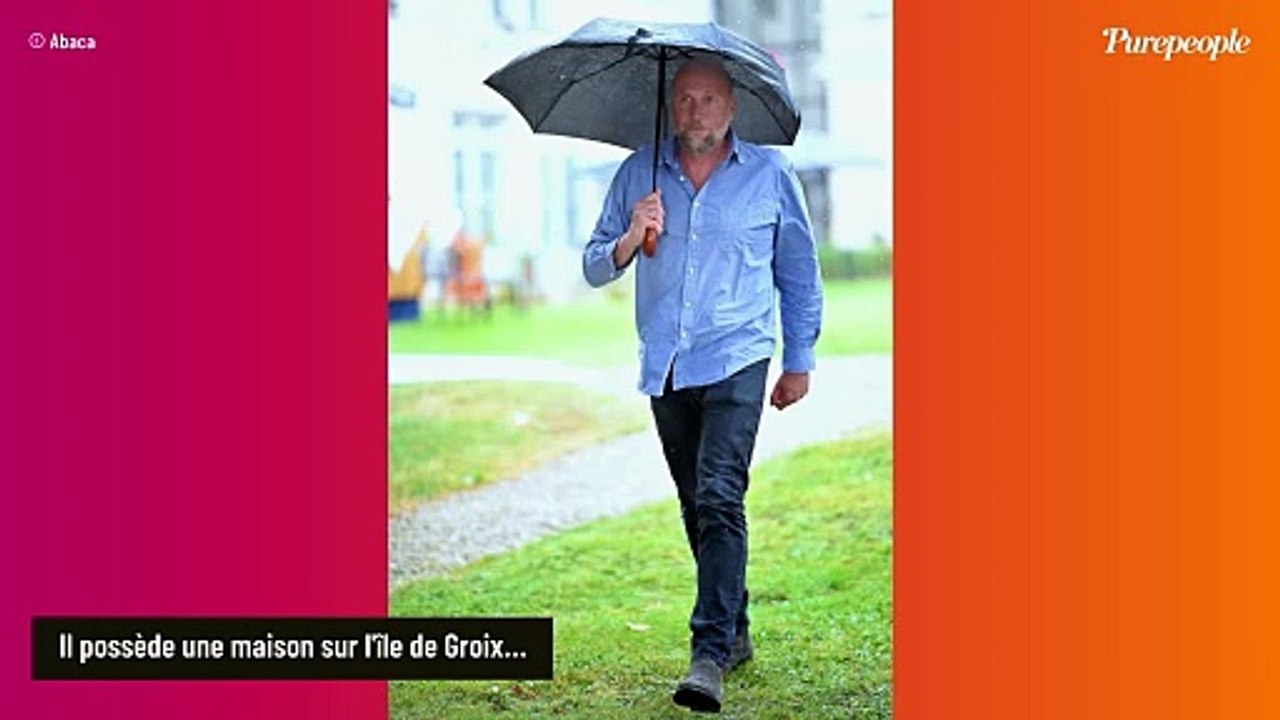 EXCLU François Damiens : "Il a terrorisé mes employés..." Erwan, commerçant sur l'île de Groix où l'acteur possède une maison, raconte ses diverses facettes