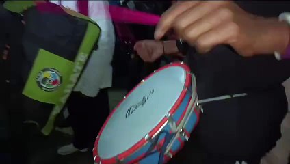 सहरसा :- कई देश के खिलाड़ियों को चितकर इन बच्चों ने जीता 15 गोल्ड मेडल सहरसा जंक्शन पर कुछ इस अंदाज में हुआ स्वागत फूलों की हुई बरसात देख यात्री भी बजाने लगे ताली ।