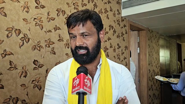 बीड येथील हत्येवरून धनंजय मुंडे यांना लक्ष करणे चुकीचे, ओबीसी नेते लक्ष्मण हाके यांची टीका