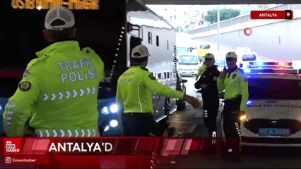 Antalya'da bariyerlere çarpan motosikletli genç hayatını kaybetti
