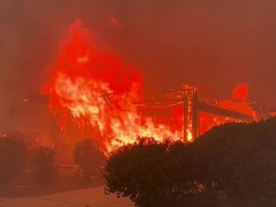 Waldbrand in Kalifornien: Über 30.000 Menschen evakuiert