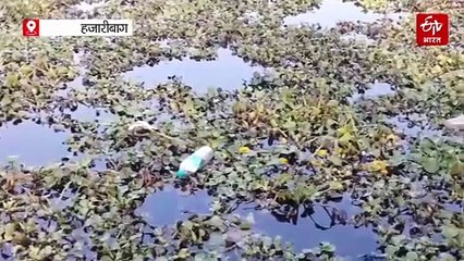 2 करोड़ का विड हार्वेस्टिंग मशीन बन गया कि सफेद हाथी का दांत, साफ सफाई लगा दिये गए  मजदूर