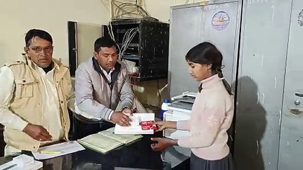 दौसा में जिले के 616 स्टूडेंट्स को मिलेंगे टेबलेट, पहले दिन 250 को किए वितरित, तीन दिनों तक होगा टेबलेट का वितरण, टेबलेट पाकर स्टूडेंट्स के खिले चेहरे