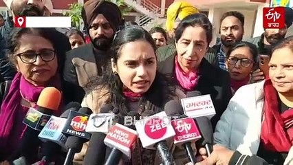 ਡੀਸੀ ਸਾਕਸ਼ੀ ਸਾਹਨੀ ਨੇ ਧੀਆਂ ਨਾਲ ਮਨਾਈ ਲੋਹੜੀ, ਔਰਤਾਂ ਲਈ ਲਏ ਅਹਿਮ ਫੈਸਲੇ