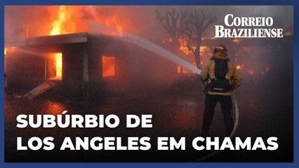 Incêndio no subúrbio de Los Angeles e ameaça de tempestade de vento causa pânico na população