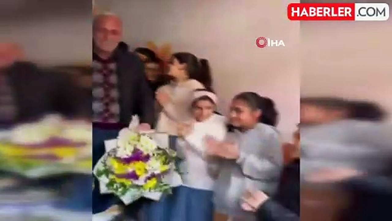 Emekli Hizmetliye Duygusal Veda Töreni