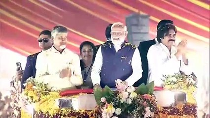 HN_ANI_AP_VISHAKAPATNAM_PM_MODI_HOLDS_ROAD_SHOW_17-35-33