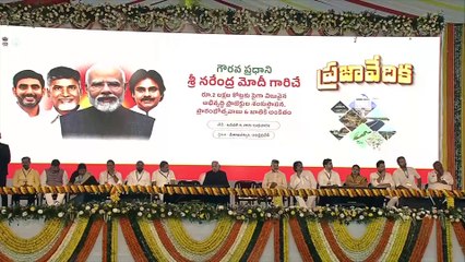 HN_ANI_AP_VISHAKAPATNAM_PM_MODI_HOLDS_ROAD_SHOW_18-50-33