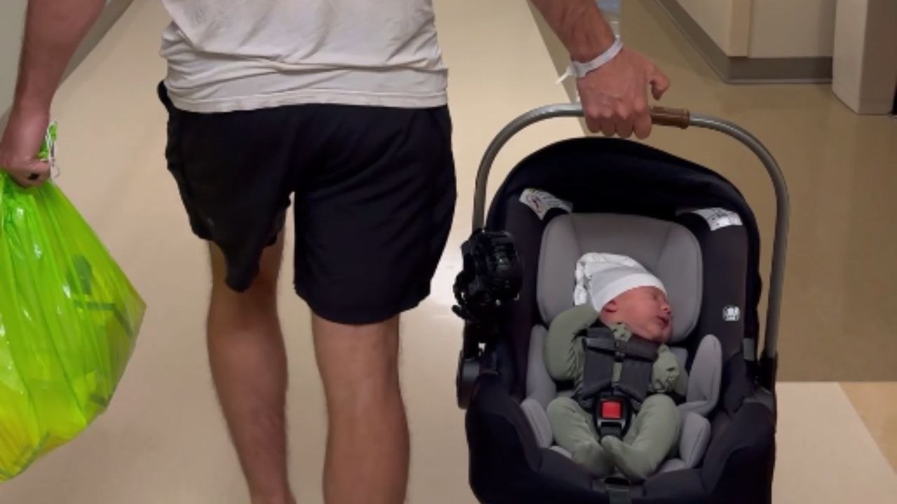 Heartwarming moment: Elder brother meets his newborn sibling for first time