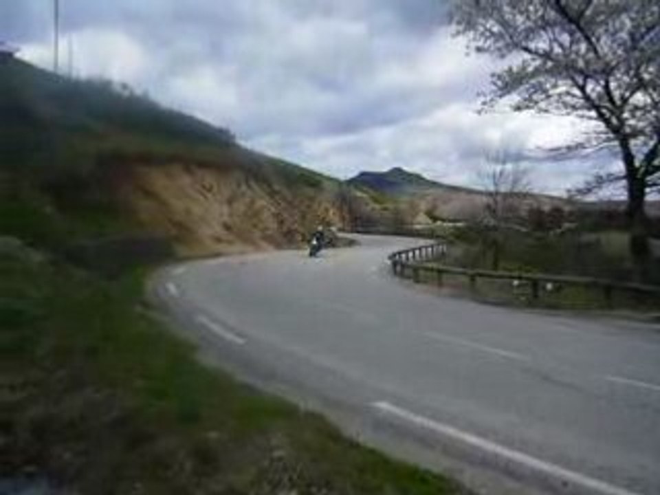 GODMICHERIDER SV 1000 a l attaque