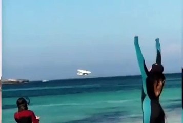 VIDEO: ¡Impactante! Hidroavión se estrelló luego de despegar, dejó tres fallecidos