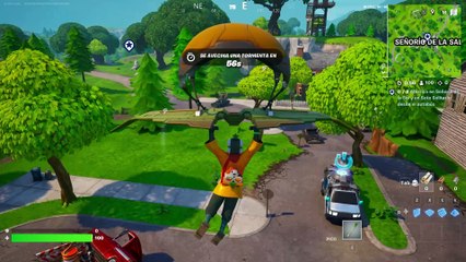 Permanece a 20 metros de un oponente mientras te agachas