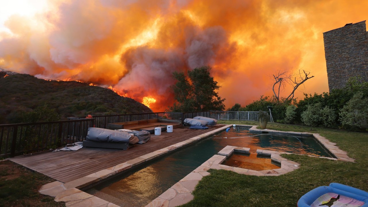 Waldbrand bedroht Luxus von Los Angeles