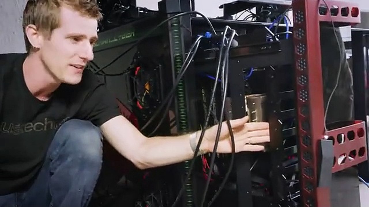 GAMING at 16k Resolution ?? _ Holy shit
