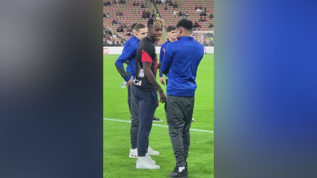 El reencuentro de Nico Williams con los jugadores del Barça antes del partido de Supercopa