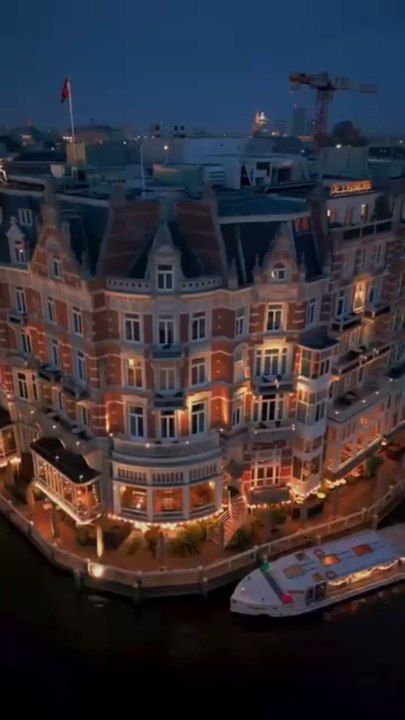 LA MAJESTUEUSE ARCHITECTURE des Pays-Bas