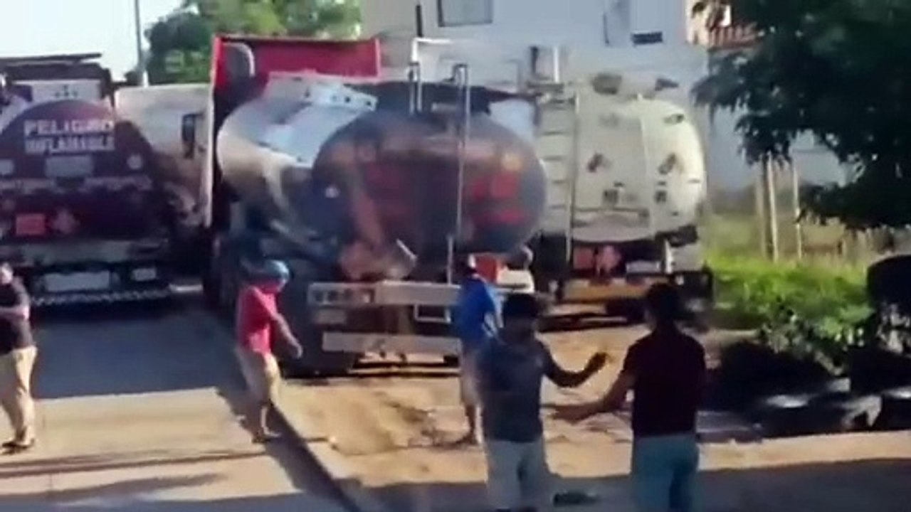 Pelea campal de choferes de cisternas