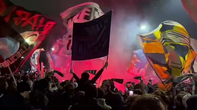 125 anni Lazio, bandiere al vento e i cori dei tifosi