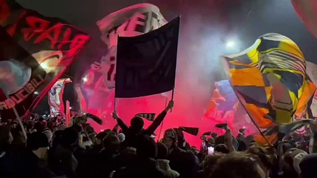 125 anni Lazio, bandiere al vento e i cori dei tifosi