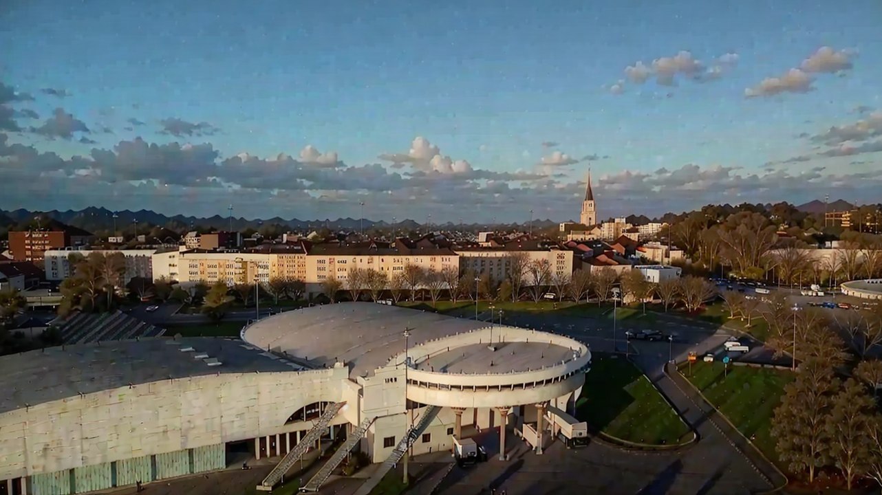 Sarthe : comment une commune a réussi à réduire sa dette de 15 millions d'euros de moitié en 7 ans