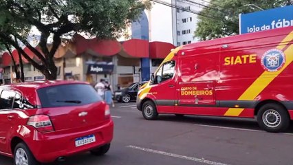 Mulher fica ferida em acidente entre Fiesta e Honda Biz no Centro