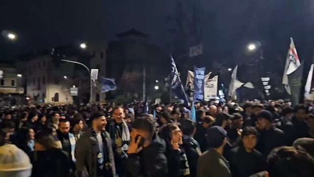 Lazio, parte il corteo dei tifosi in attesa della mezzanotte!
